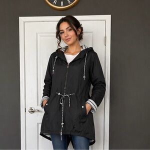 Lightweight Black Hooded Utility Jacket with Drawstring Waist